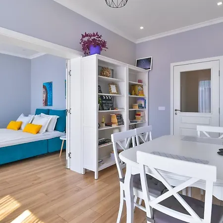 - The Blue - 1bd With Artistic Interior Design By Flat Mаnager Szófia
